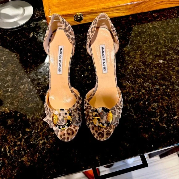 Leopard Manolo Blahnik - Picture 1 of 5